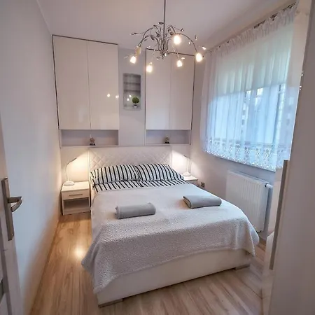 Apartament Ogrodowa 18 *