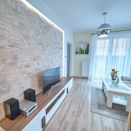 Apartament Ogrodowa 18 *
