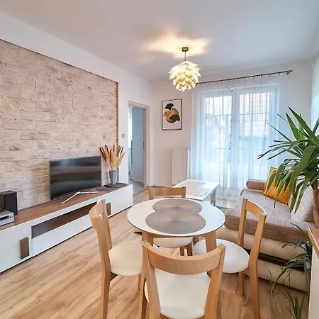 Apartament Ogrodowa 18