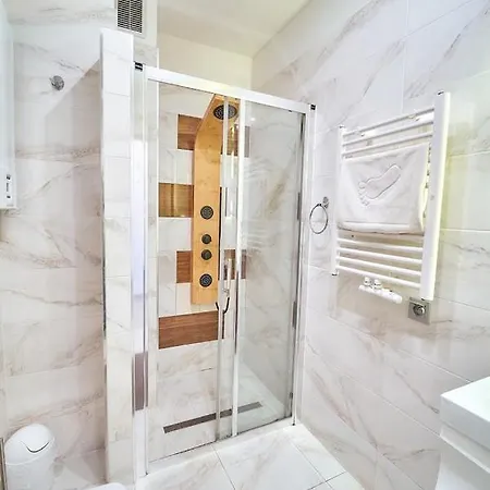 Apartament Ogrodowa 18 *